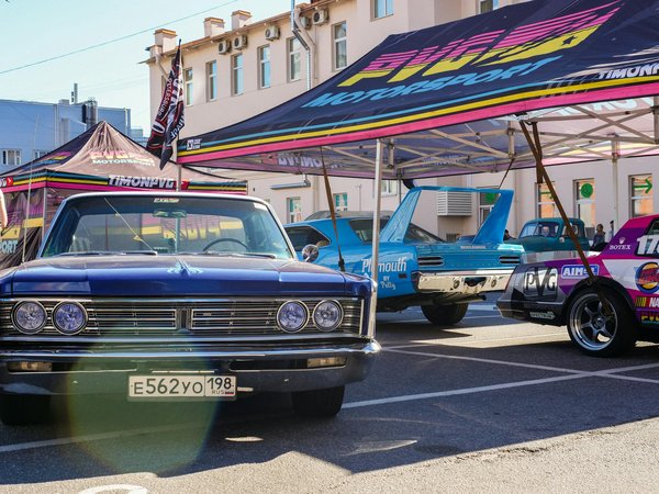 L'Impact des Influenceurs : Redéfinir la Renaissance de la Mode Classique