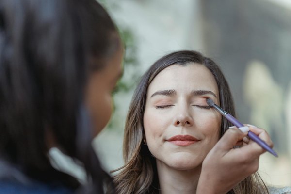Transformez Votre Quotidienne : Intégrez le Maquillage à Votre Routine Beauté avec Ces Astuces !